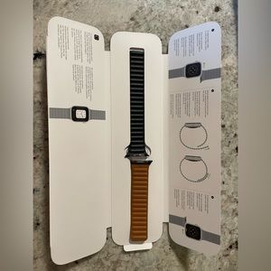 Apple Watch 45mm Midnight Leather Link M/L NIB